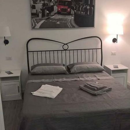 نابولي Apartment Fabrizio المظهر الخارجي الصورة