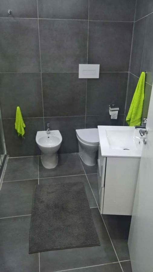 نابولي Apartment Fabrizio المظهر الخارجي الصورة