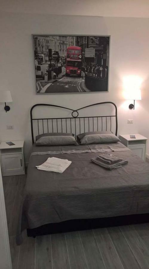 نابولي Apartment Fabrizio المظهر الخارجي الصورة